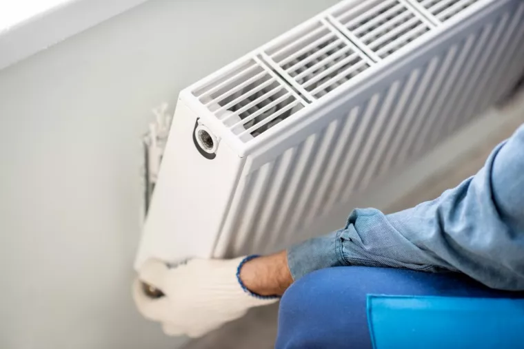 Faire appel à un plombier en urgence pour le dépannage d'une fuite de radiateur, Noisy-le-Grand, PVB Plomberie