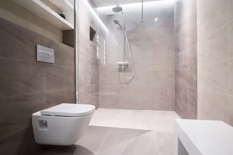 Prestataire pour installation complète d'une salle de bain avec toilettes suspendues et douche italienne, Noisy-le-Grand, PVB Plomberie